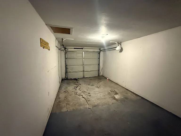 100 E Brown St — Photo 12