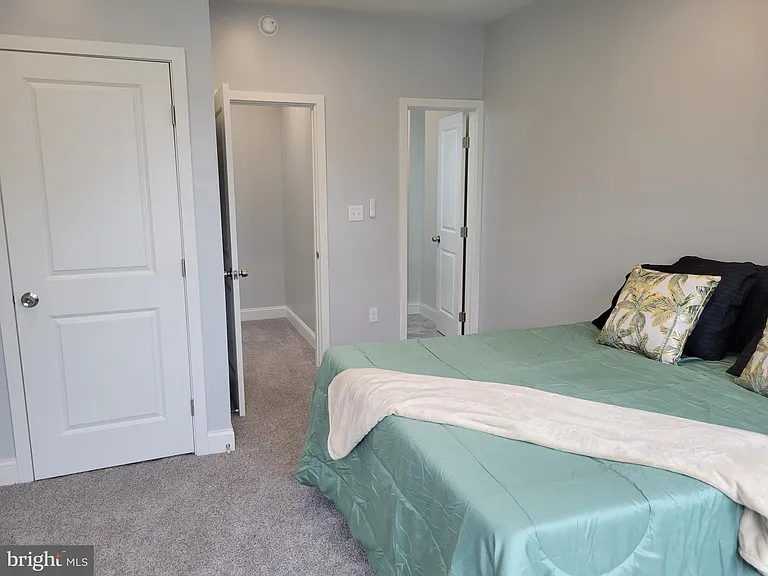 2745 W Mosher St — Photo 16