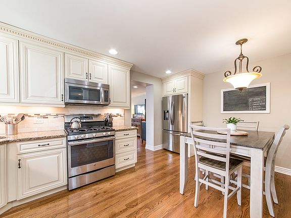 5th image of 2102 Halsey Dr