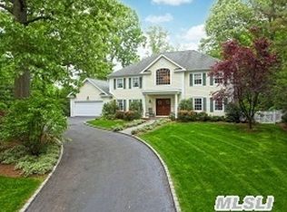 69 Sands Point Rd, Port Washington, NY 11050