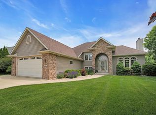 727 Hunter Dr, Racine, WI 53406