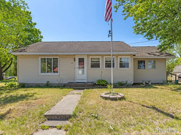 156 S Stearns St, Barryton, MI 49305