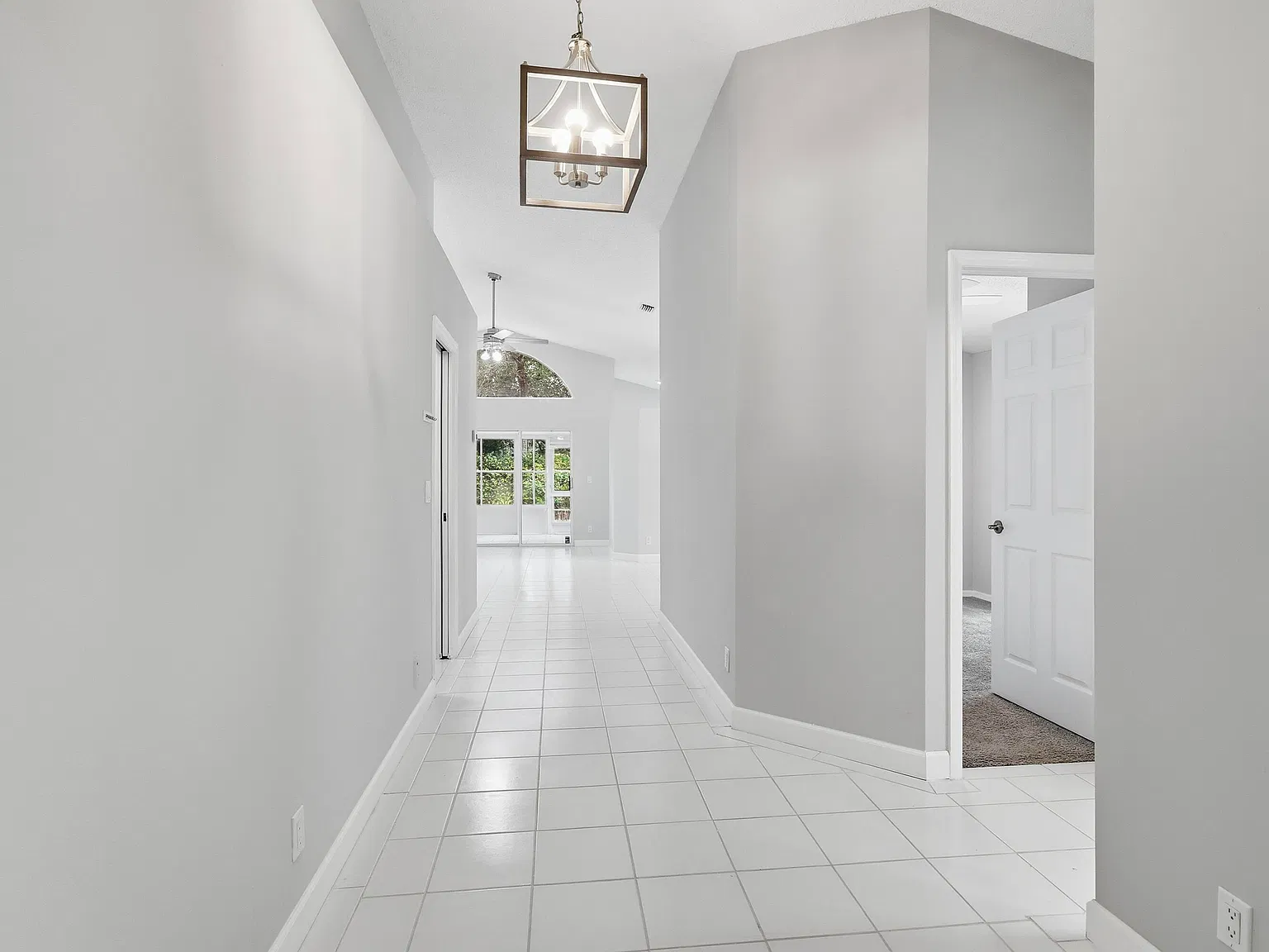 3 bed, 2.0 bath, 1451 sqft, $2,975 — Photo 3