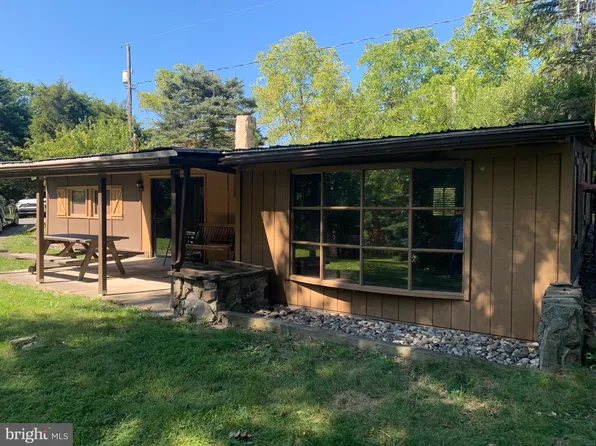 1886 Black Oak Rd, Warfordsburg, PA 17267