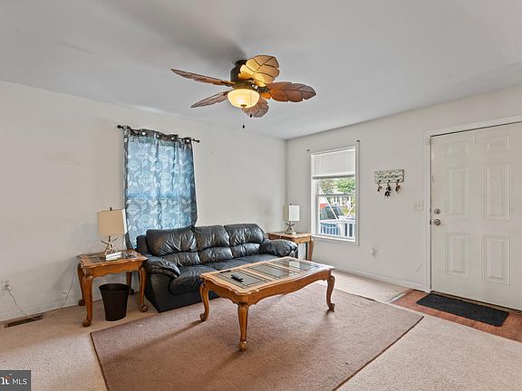 3rd image of 206 S East Ave