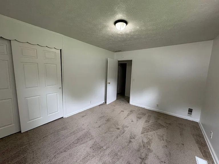 1088 S Morgantown Rd — Photo 21