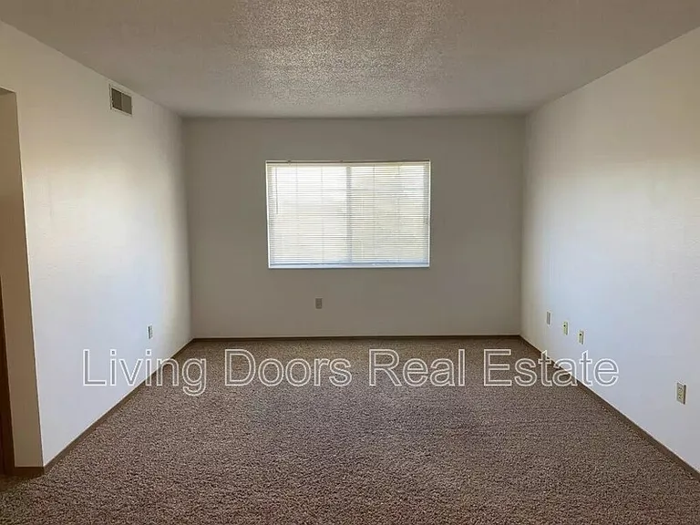 607 S Washington St #2 — Photo 5