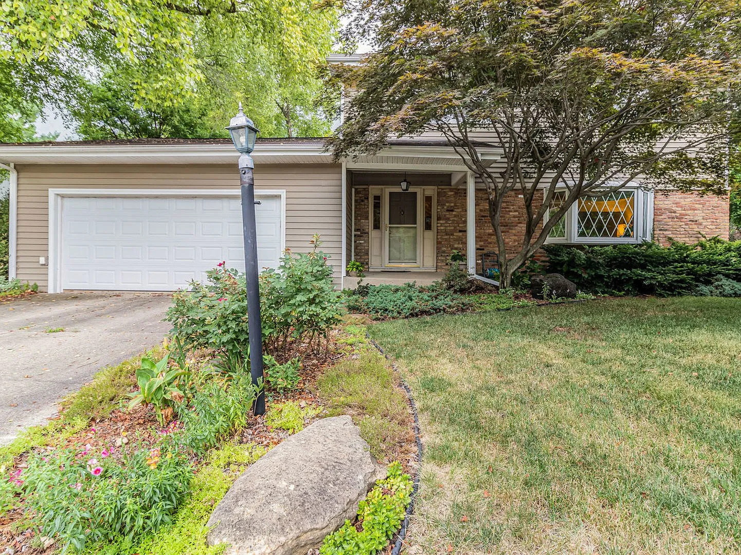 1520 Branch Dr photo 1