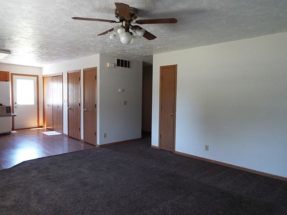 5th image of 406 E Christian St