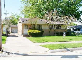 22416 Furton St, Saint Clair Shores, MI 48082