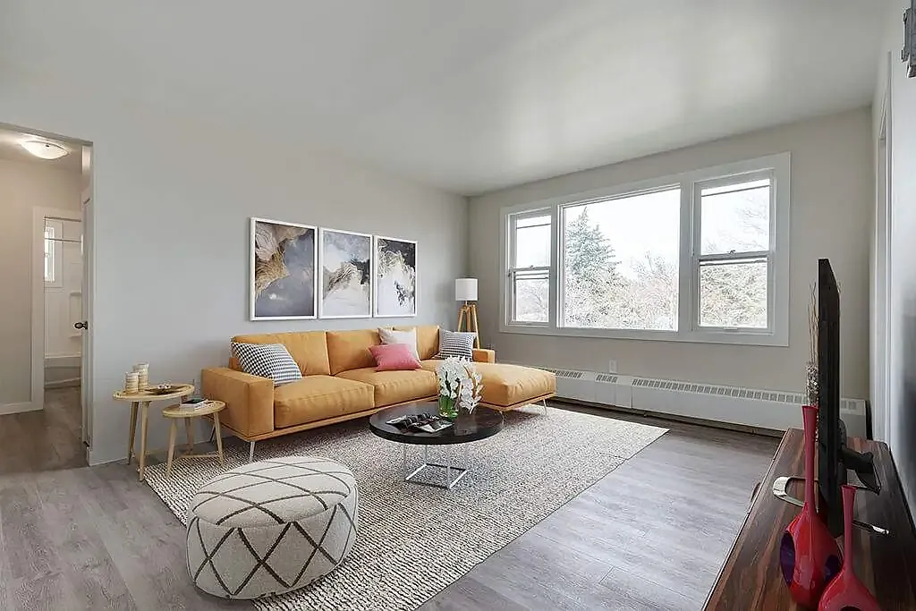 Lakeview Apartments — Photo 4