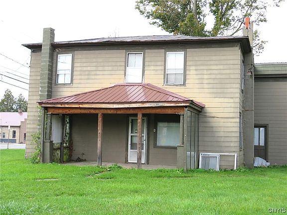 Entrance on Indian Opening Roadside