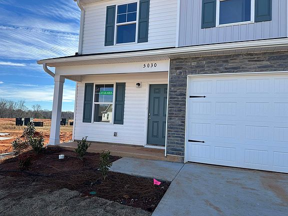 4th image of 5030 Sunny Creek Dr