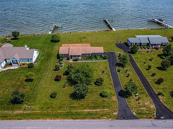 3rd image of 339 Potomac Dr