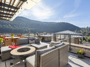 6687 Nelson Ave #703, West Vancouver, BC