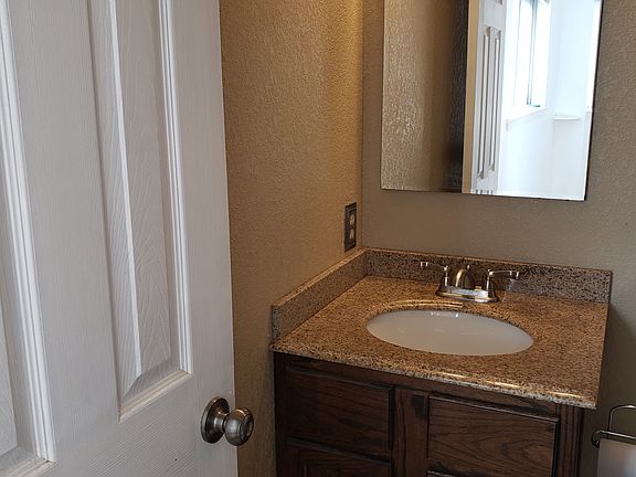 4th image of 6108 Springwood Dr