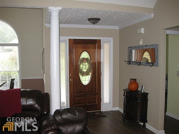 4th image of 60 Wakefield Dr