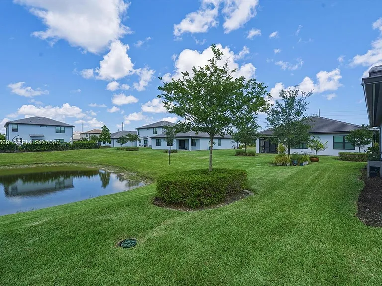 3141 Poinciana St — Photo 30