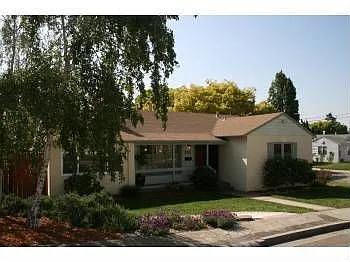 2016 Windsor Ct photo 1