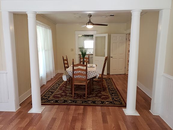 2nd image of 110 W Prairie Ave