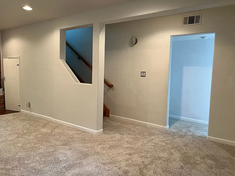 495 Jennifer St — Photo 18