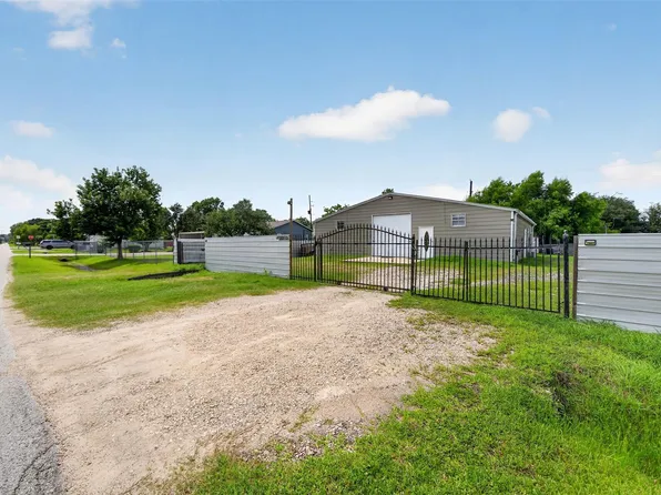 2213 Ellis Dr, Rosharon, TX 77583