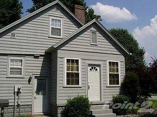 side view - kitchen entrance and side office entrance