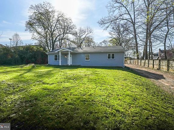 3rd image of 8665 Center Rd