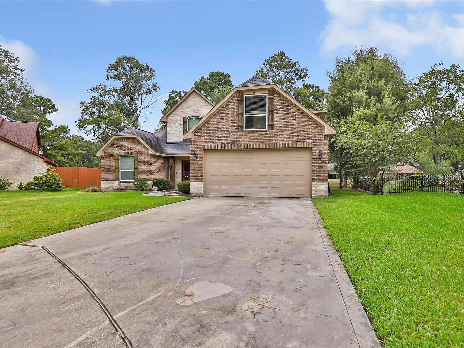 4 bed, 2.5 bath, 2680 sqft, $2,600 — Photo 2