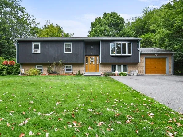 330 Palmer St, Somerset, MA 02726