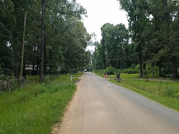 4th image of 4251 Linda Ln