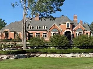 5165 Abbey Rd, Rochester, MI 48306