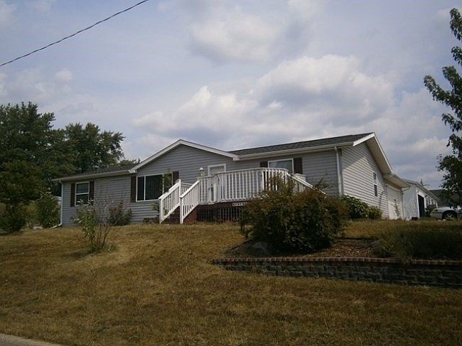 1st image of 1919 Garden Dr