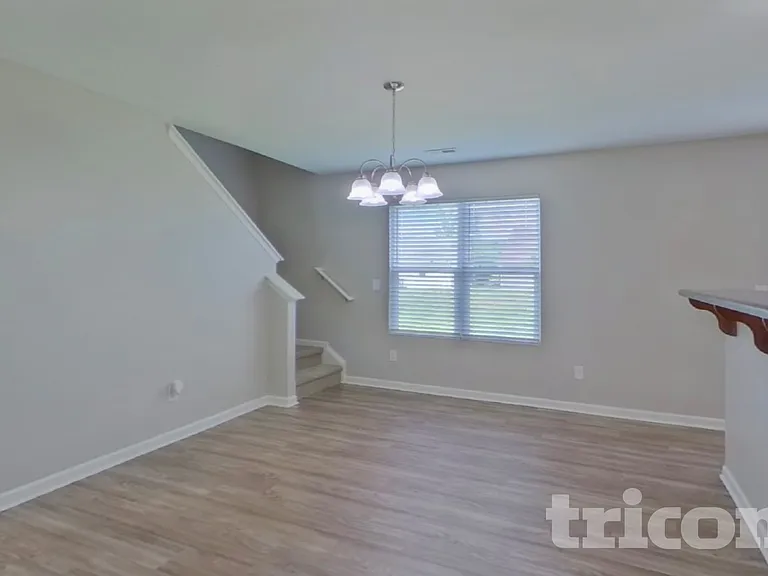 528 Gentle Breeze Ln — Photo 3
