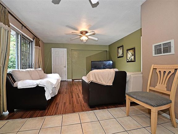 5th image of 195 Madrona St