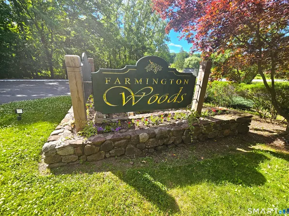 11 Strathmore Lane #11, Avon, CT 06001