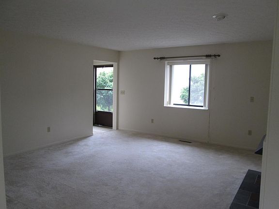 3rd image of 1135 Brandywine Blvd APT L