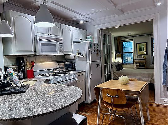 5th image of 432 Clinton St APT 1