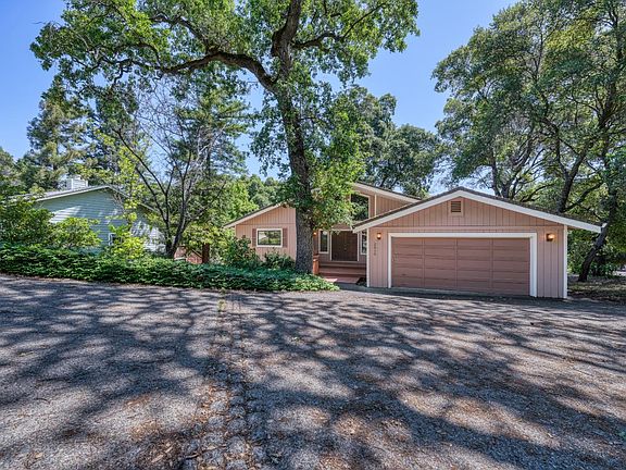 2nd image of 2810 Greenway Drive