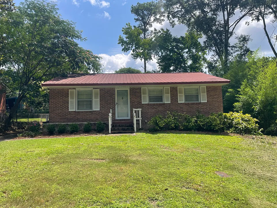 135 Edwards Cir