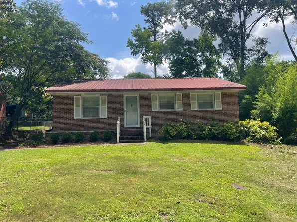 135 Edwards Cir, Athens, GA 30606