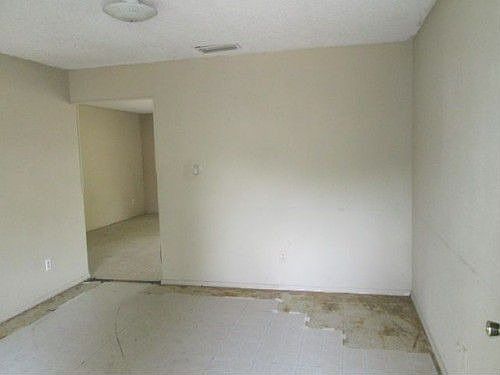 5th image of 1713 Waggoner Dr