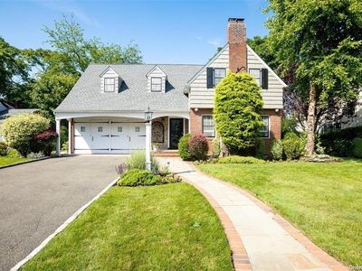 41 Westminster Road, Rockville Centre, NY, 11570