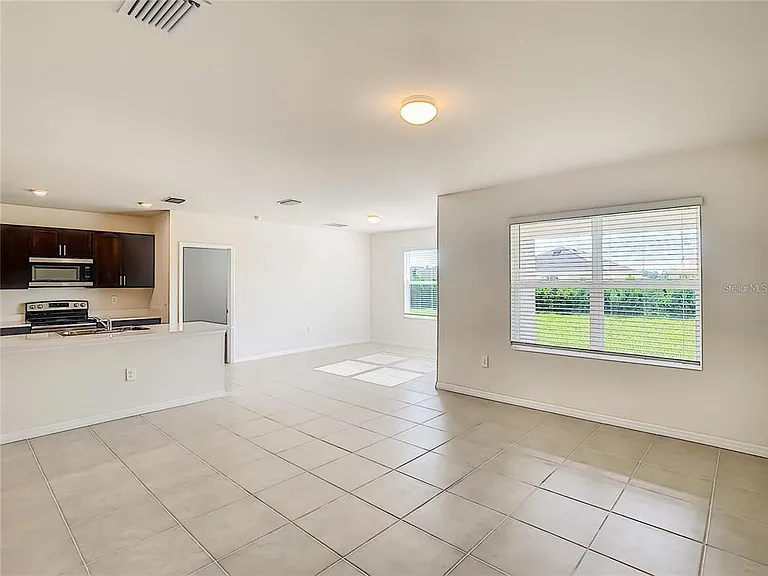 4203 Manatee Ln — Photo 9