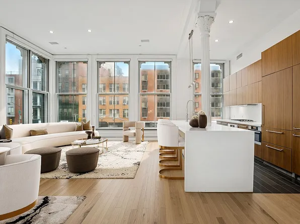 2 Bleecker St APT 2, New York, NY 10012