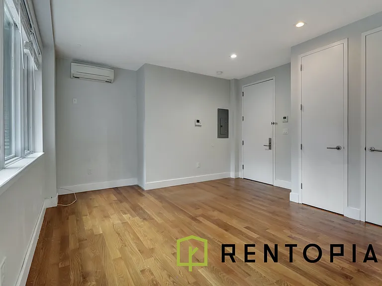 105 Vanderveer St #101H — Photo 3