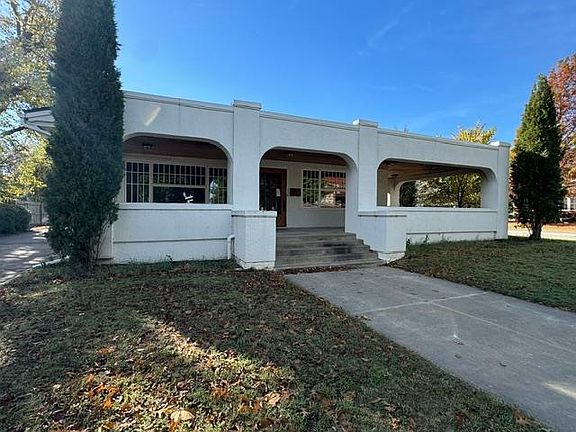 2nd image of 1523 W Broadway Ave