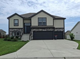 1483 162nd Ct, Basehor, KS 66007