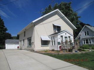 N8331 North St, Ixonia, WI 53036