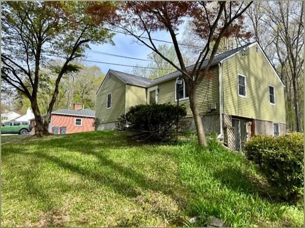24 Chestnut Ln #B